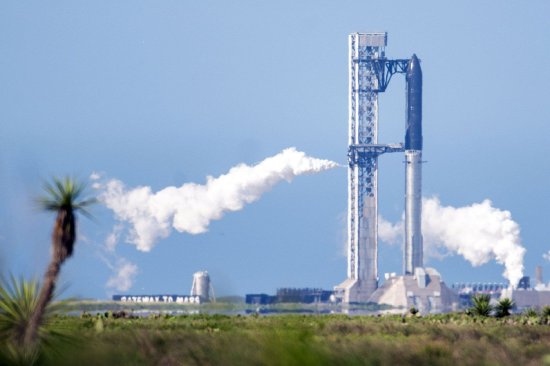 SpaceX星舰首次入轨并部署26颗V3星链卫星 公司CFO称其为“创收飞行”
