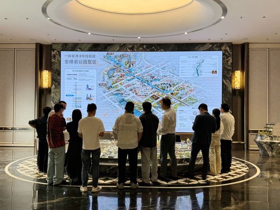 实探｜国庆假期上海楼市热度不减：新房售楼处“9点不到就有客户来了”，二手房议价空间持续收窄