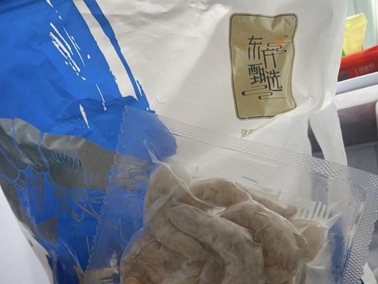 半两财经｜“无保水剂”虾仁解冻缩水引争议：律师指宣传或存“选取性披露”