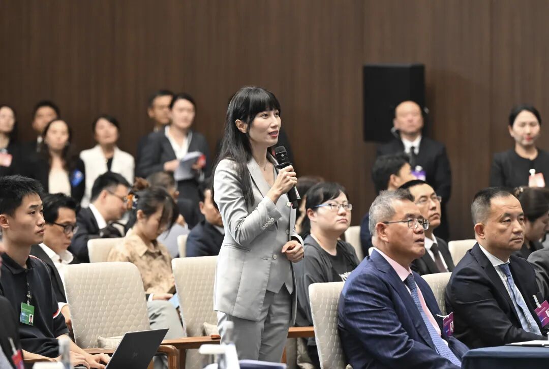 第38次上海市市长国际企业家咨询会议举行新闻发布会，朱忠明市长答记者问