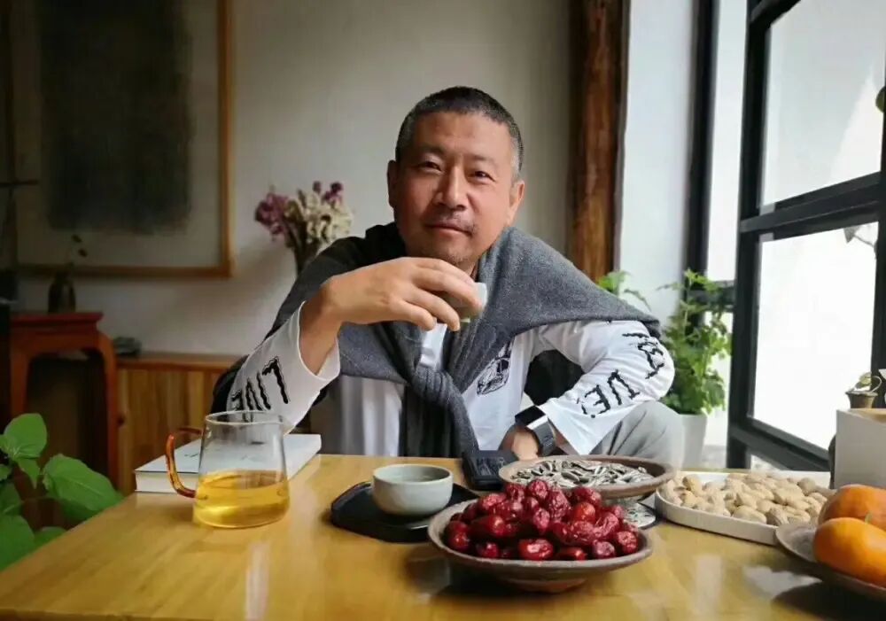 葛卫东两日浮亏超10亿，大佬也逃不开预期差的绞杀